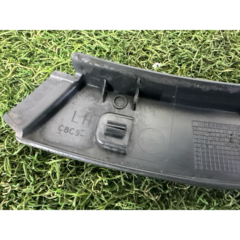 Накладка двери внешняя (кузов и элементы) LAND ROVER Range Rover Evoque L538 2015 2.0 LR027252