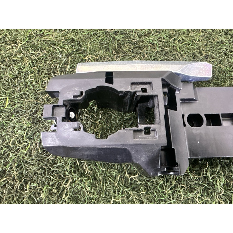 Кронштейн ручки дверей (кузов і елементи) Nissan Rogue T33 2021 2.5 806106RA0A