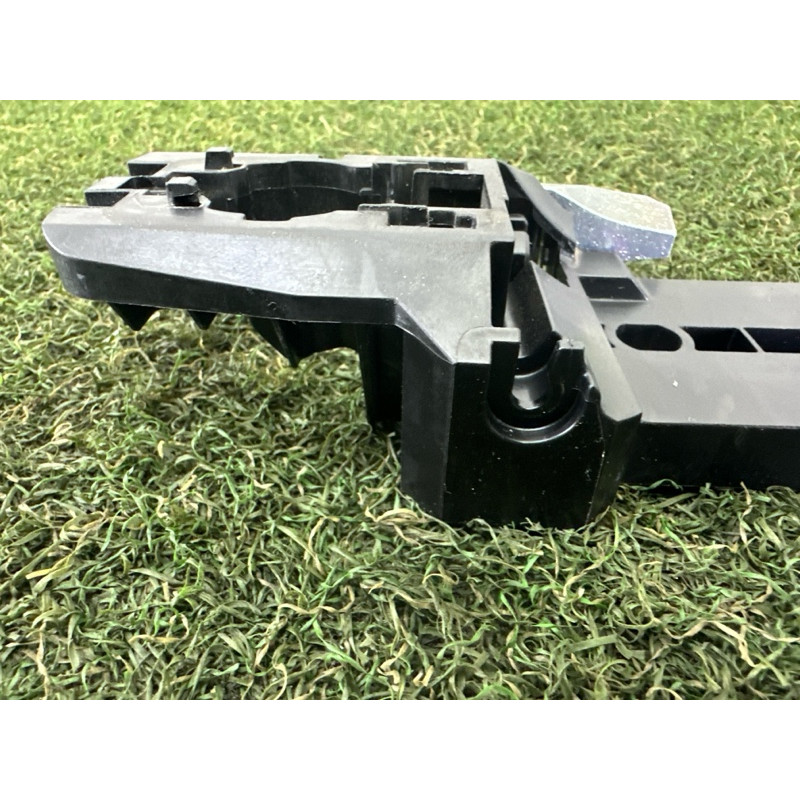 Кронштейн ручки дверей (кузов і елементи) Nissan Rogue T33 2021 2.5 806106RA0A