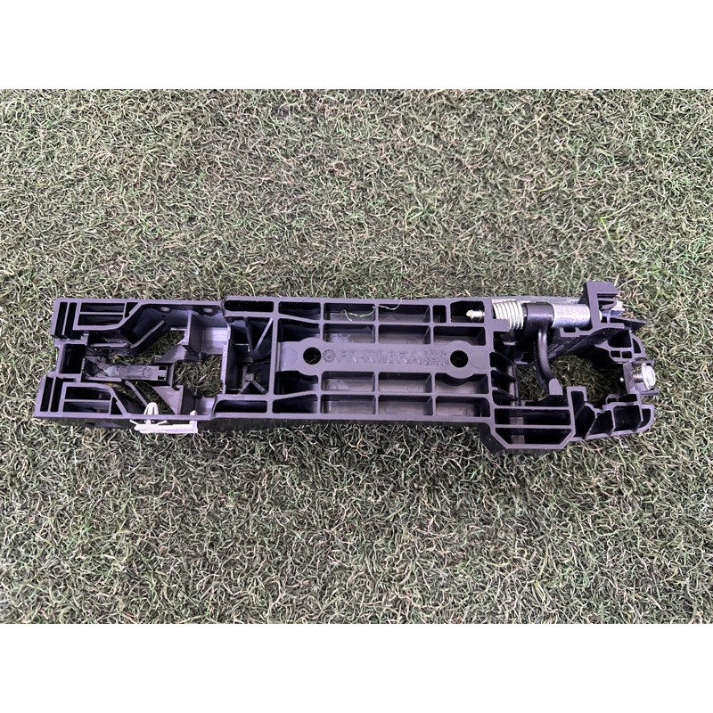 Кронштейн ручки дверей (кузов і елементи) Nissan Rogue T33 2021 2.5 806106RA0A