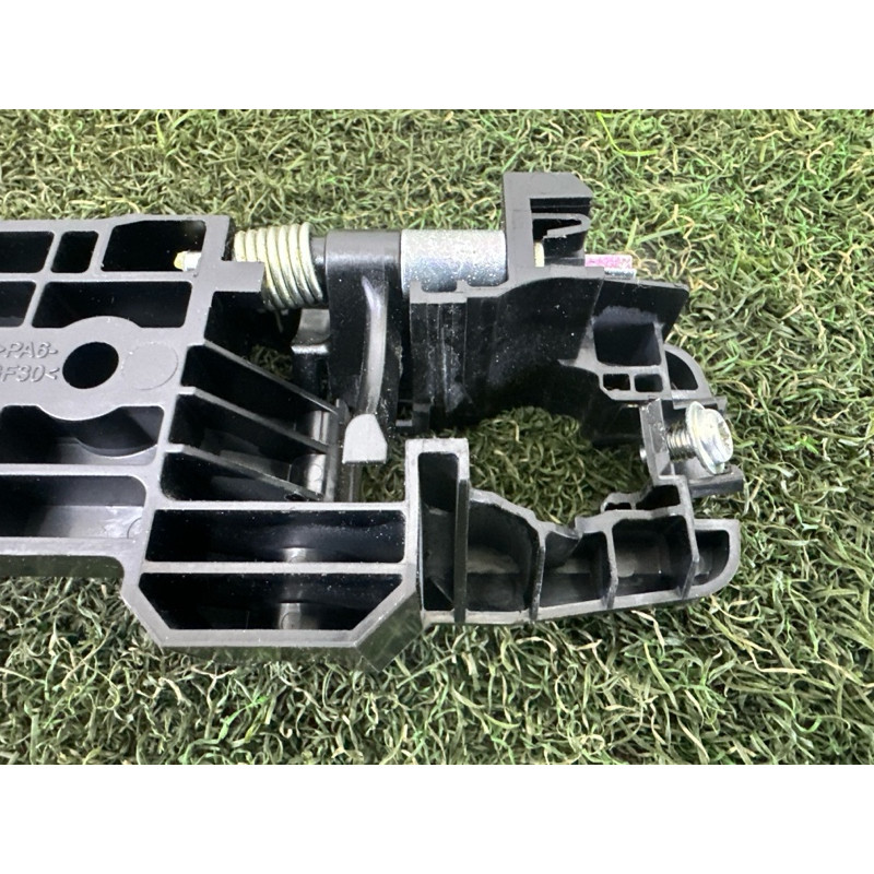 Кронштейн ручки дверей (кузов і елементи) Nissan Rogue T33 2021 2.5 806106RA0A