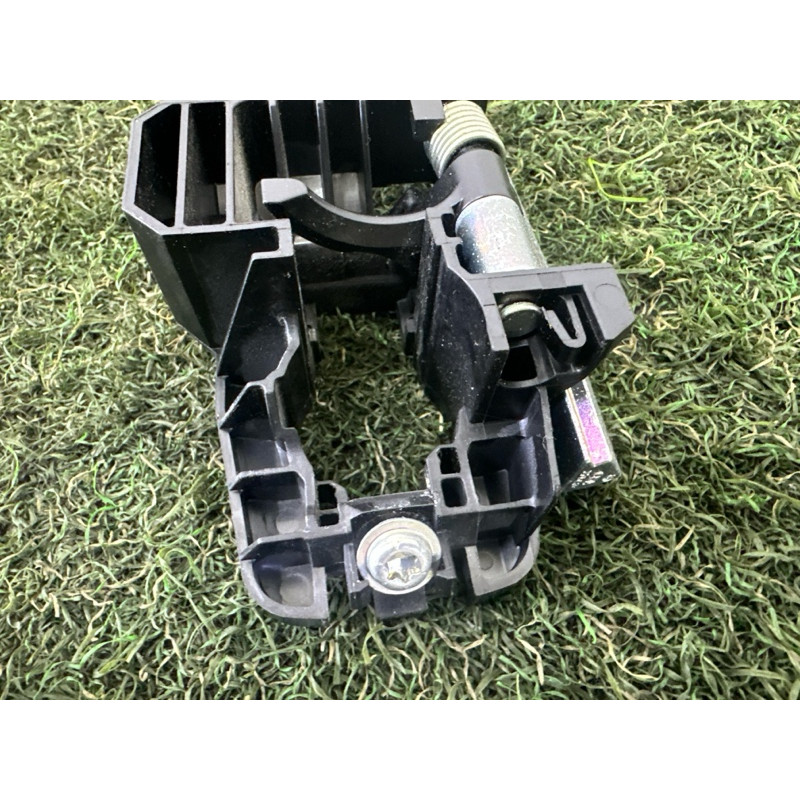 Кронштейн ручки дверей (кузов і елементи) Nissan Rogue T33 2021 2.5 806106RA0A