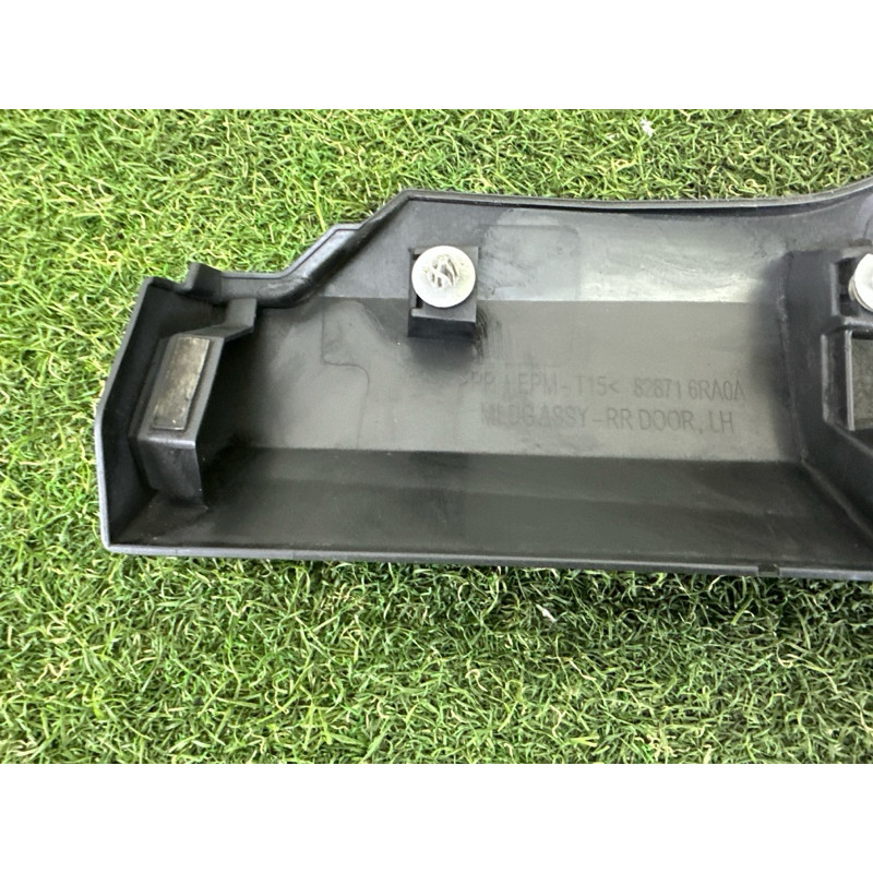 Молдинг двери внешний (кузов и элементы) Nissan Rogue T33 2021 2.5 828716RA0A