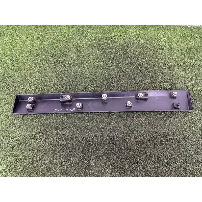 Зовнішній молдинг дверки (кузов і елементи) BMW X1 F48 2018 2.0 51137352094