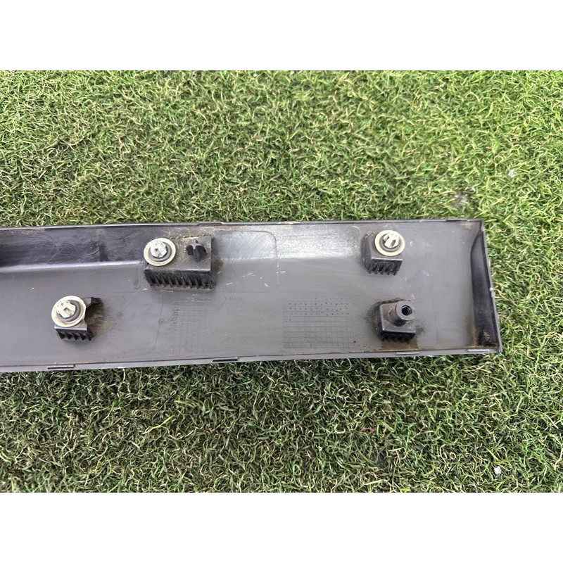 Зовнішній молдинг дверки (кузов і елементи) BMW X1 F48 2018 2.0 51137352094