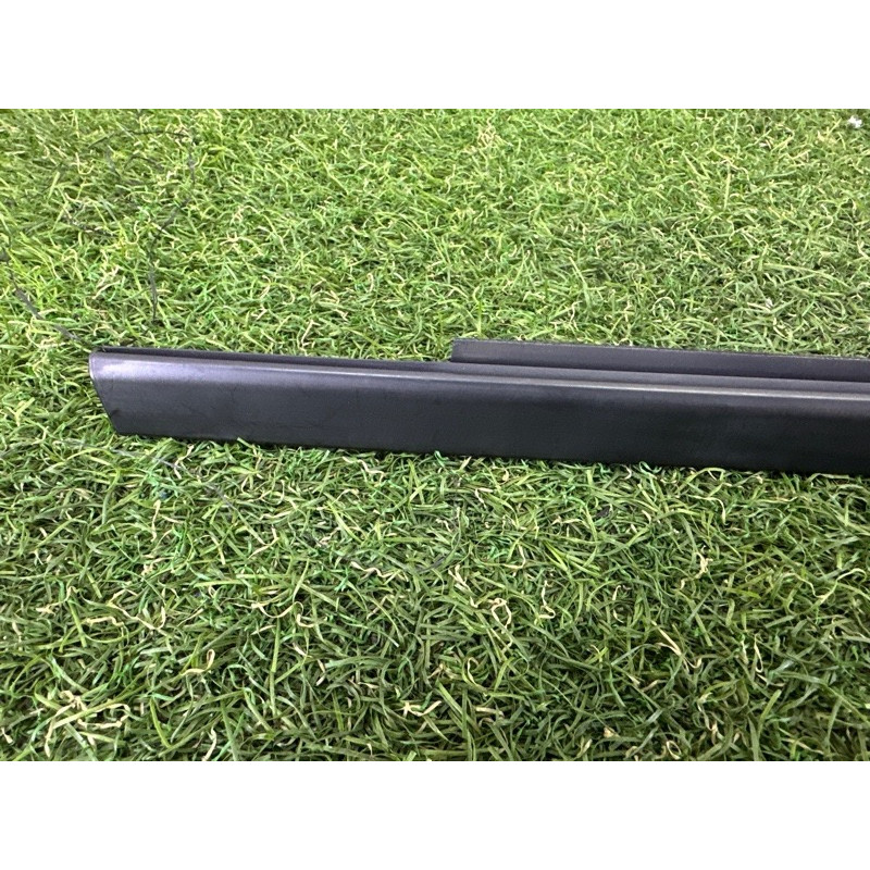Молдинг скла (кузов і елементи) Nissan Rogue T33 2021 2.5 808206RA0A