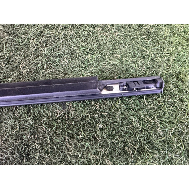 Молдинг скла (кузов і елементи) Nissan Rogue T33 2021 2.5 808206RA0A
