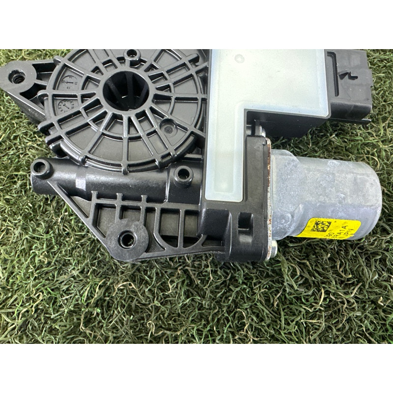 Мотор стеклоподъемника (электрика) Nissan Rogue T33 2021 2.5 807516RA1A