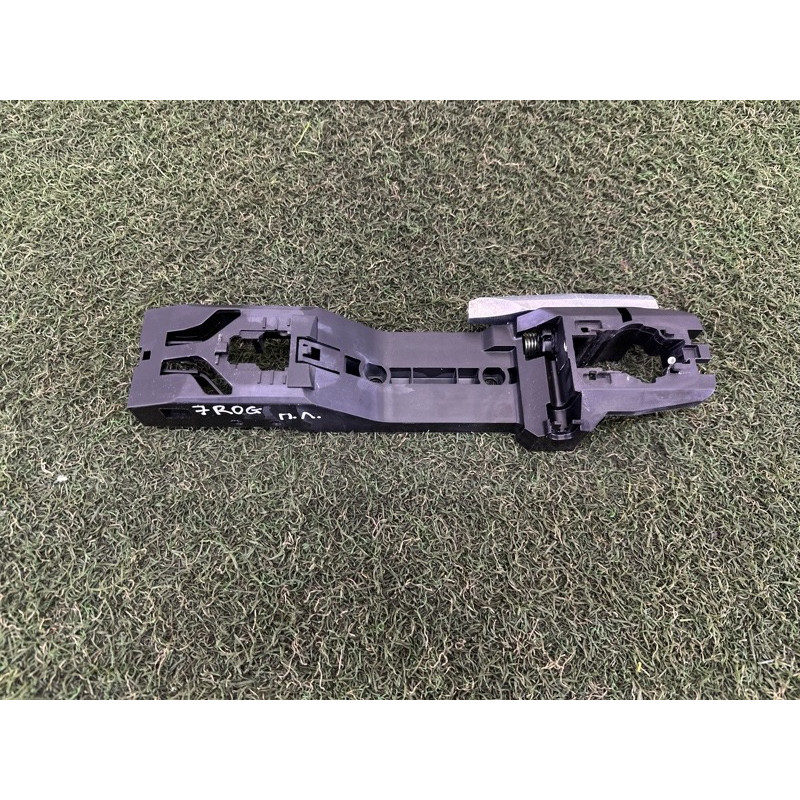Кронштейн ручки двери (кузов и элементы) Nissan Rogue T33 2021 2.5 806116RA0A