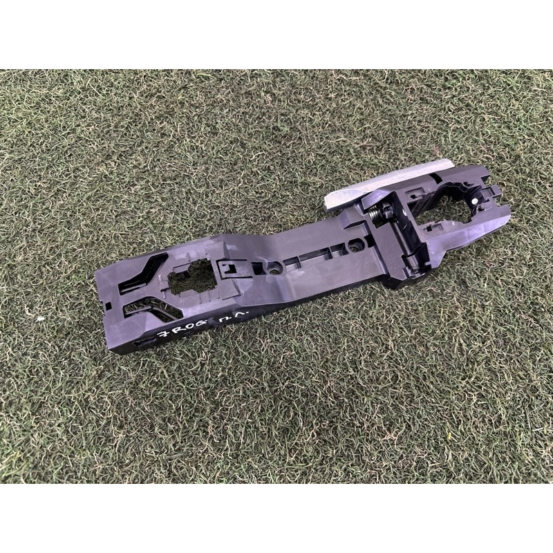 Кронштейн ручки двери (кузов и элементы) Nissan Rogue T33 2021 2.5 806116RA0A