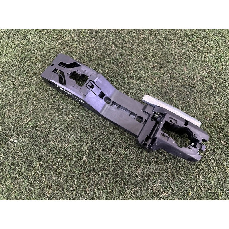 Кронштейн ручки двери (кузов и элементы) Nissan Rogue T33 2021 2.5 806116RA0A