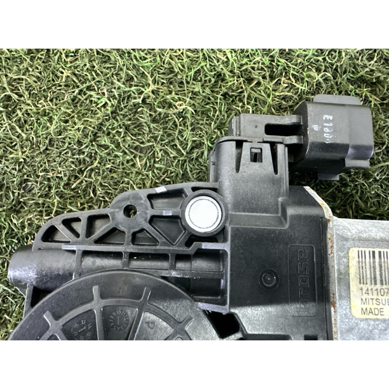 Мотор стеклоподъемника (электрика) LAND ROVER Range Rover Evoque L538 2015 2.0 LR031661