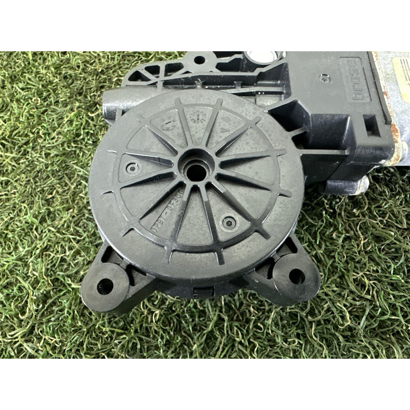 Мотор стеклоподъемника (электрика) LAND ROVER Range Rover Evoque L538 2015 2.0 LR031661