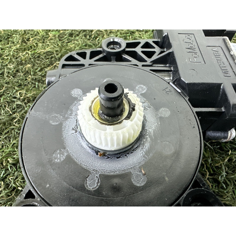 Мотор стеклоподъемника (электрика) LAND ROVER Range Rover Evoque L538 2015 2.0 LR031660