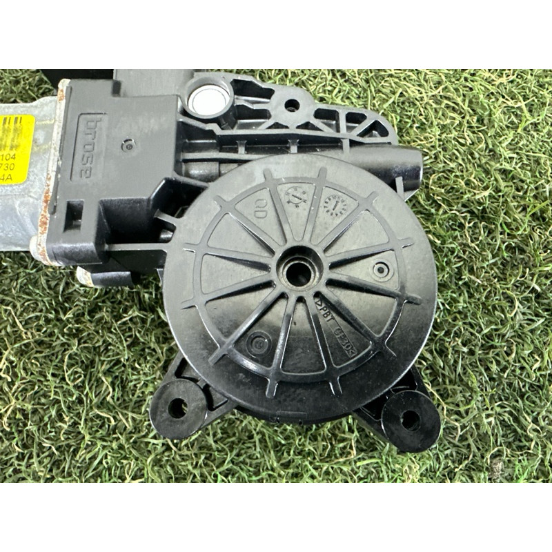 Мотор стеклоподъемника (электрика) LAND ROVER Range Rover Evoque L538 2015 2.0 LR031660