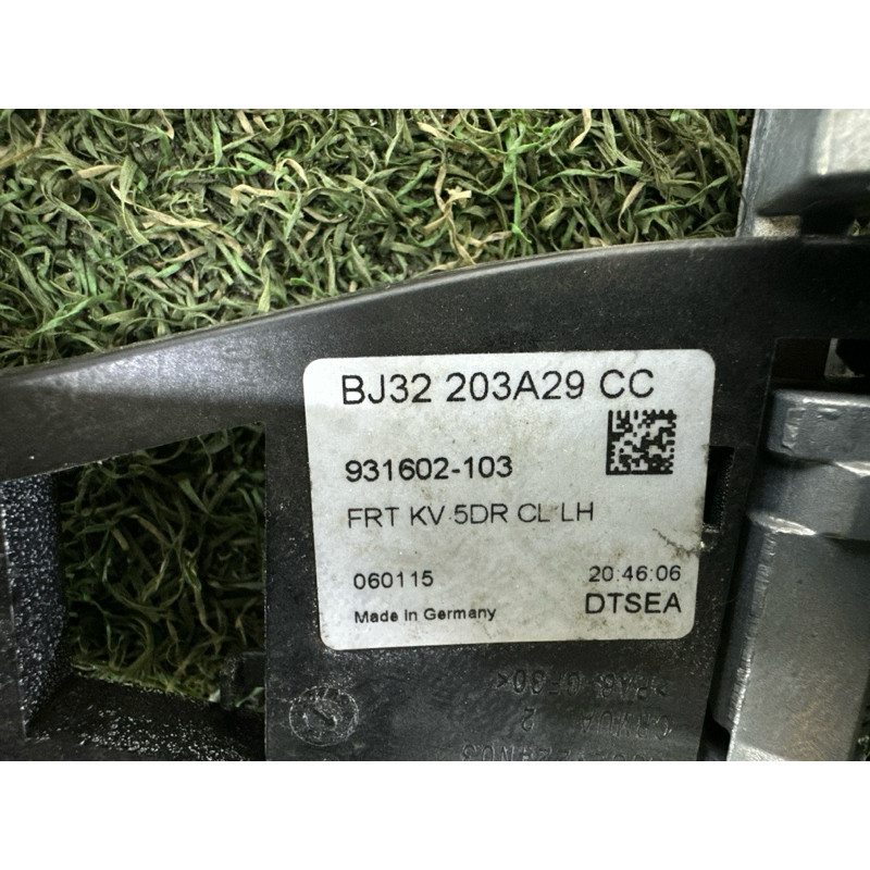 Ручка двери внешняя (кузов и элементы) LAND ROVER Range Rover Evoque L538 2015 2.0 LR061200