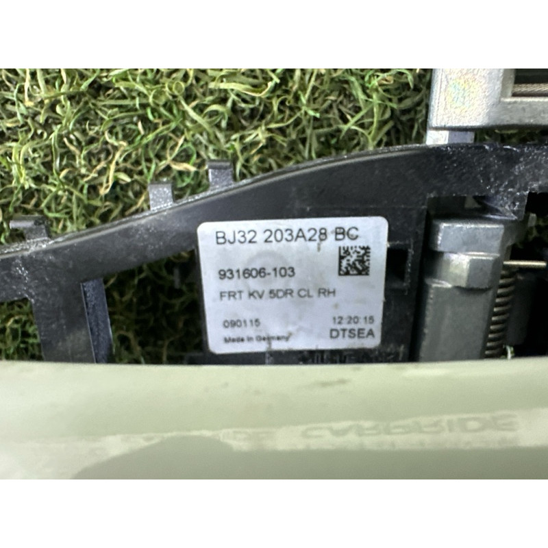 Ручка двери внешняя (кузов и элементы) LAND ROVER Range Rover Evoque L538 2015 2.0 LR061200
