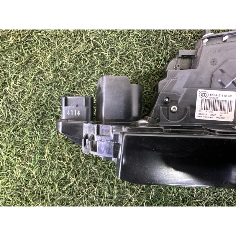 Замок двери (кузов и элементы) LAND ROVER Range Rover Evoque L538 2015 2.0 LR013800