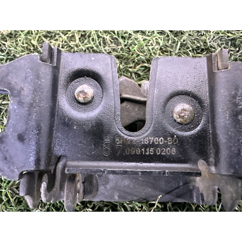 Замок капота (кузов и элементы) LAND ROVER Range Rover Evoque L538 2015 2.0 LR065339