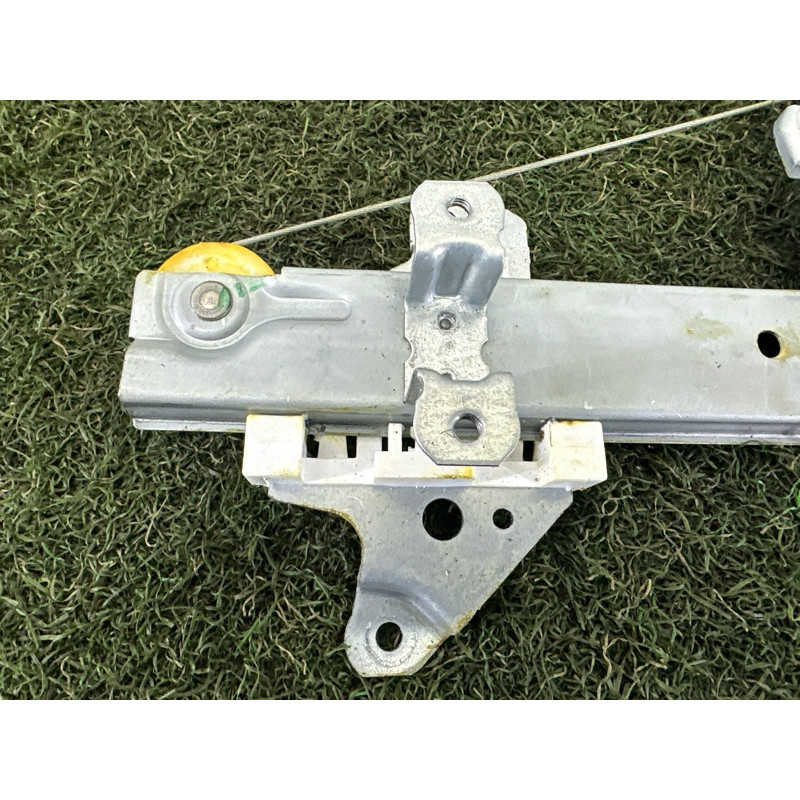 Механізм склопідйомника (кузов і елементи) Nissan Rogue T33 2022 1.5 827216RR0A