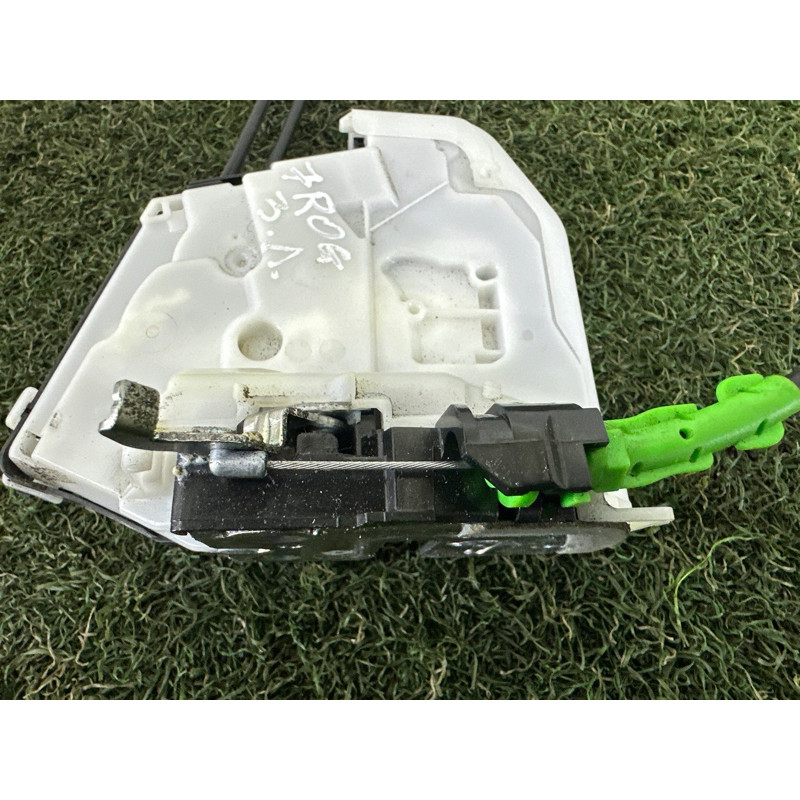 Замок двери (кузов и элементы) Nissan Rogue T33 2021 2.5 825016RA0A