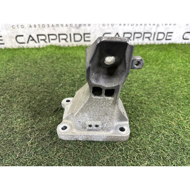 Кронштейн подушки двигателя (кронштейны двигателя) LAND ROVER Range Rover L405 2014 5.0 LR033180