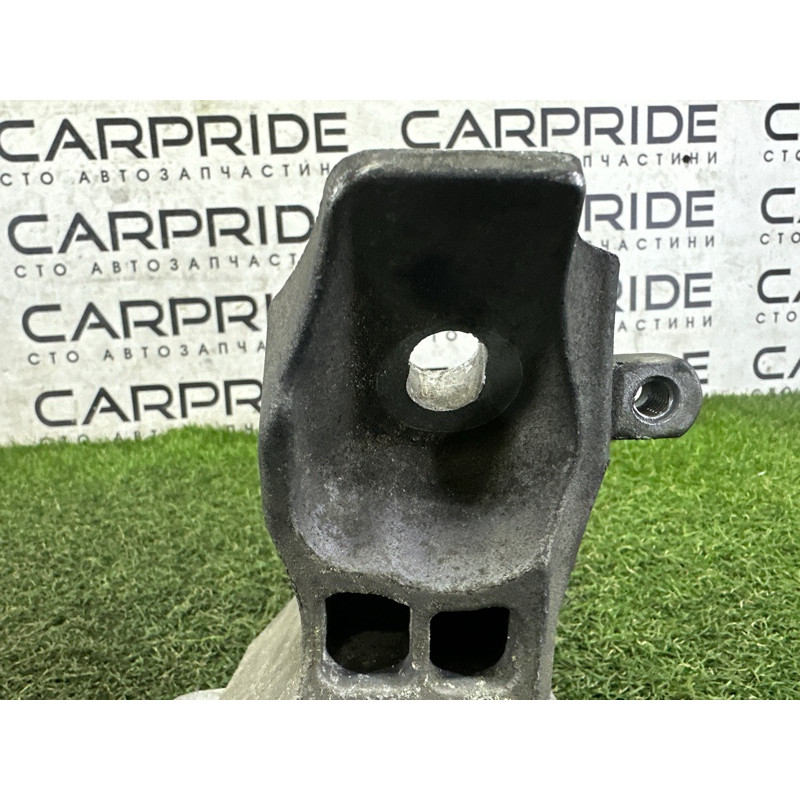 Кронштейн подушки двигателя (кронштейны двигателя) LAND ROVER Range Rover L405 2014 5.0 LR033180