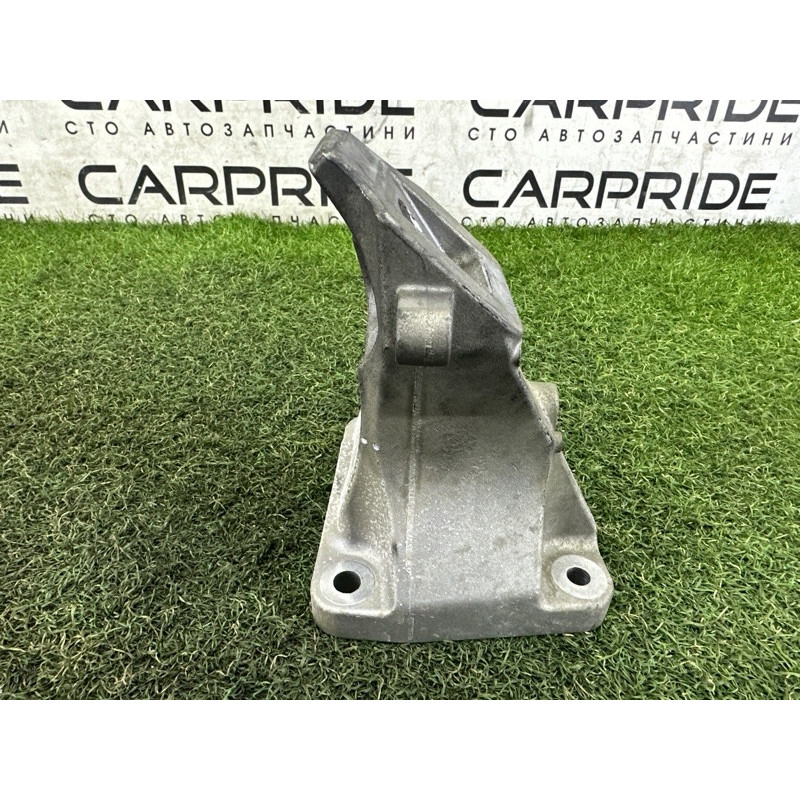 Кронштейн подушки двигателя (кронштейны двигателя) LAND ROVER Range Rover L405 2014 5.0 LR033180