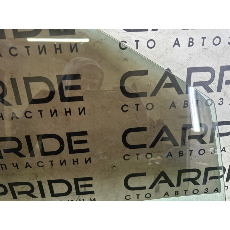 Скло (кузов і елементи) Jeep Grand Cherokee WK2 2015 5.7 HEMi 68068670AC