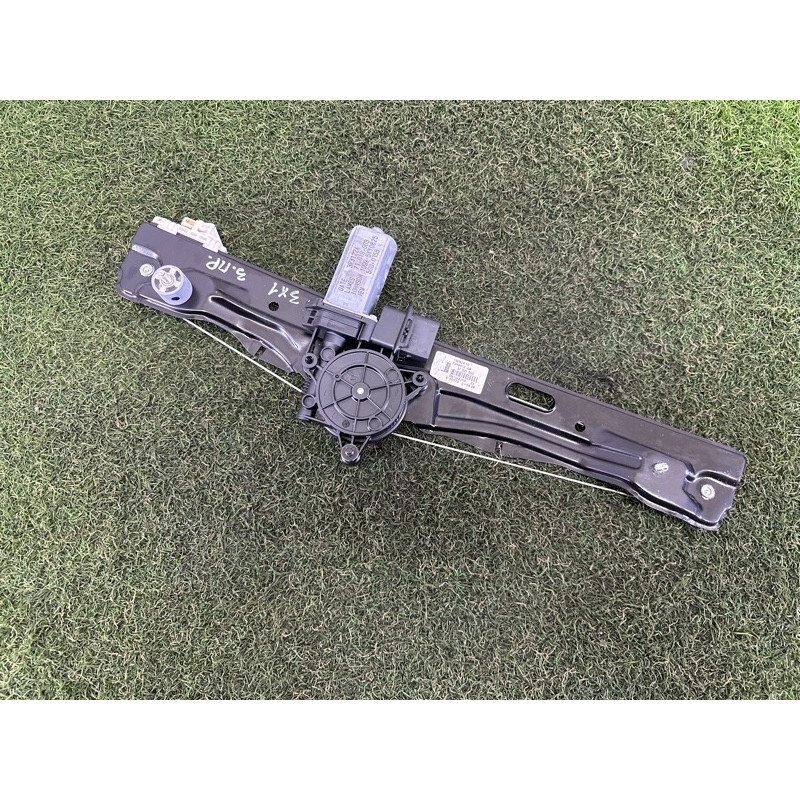 Механизм стеклоподъемника с мотором (кузов и элементы) BMW X1 F48 2016 2.0 51357490200