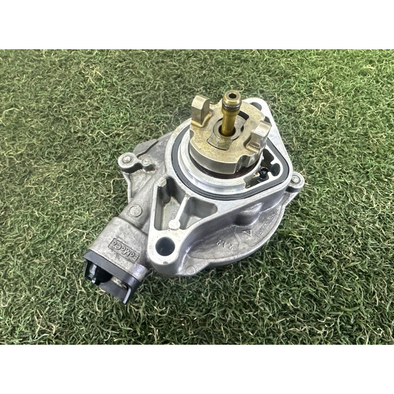 Вакуумный насос (тормозная система) LAND ROVER Range Rover L405 2014 5.0 LR082226