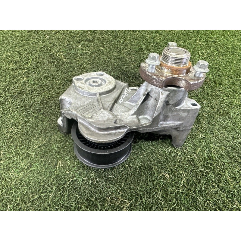 Натягувач приводного ременя (двигатель и элементы) LAND ROVER Range Rover L405 2014 5.0 LR035556