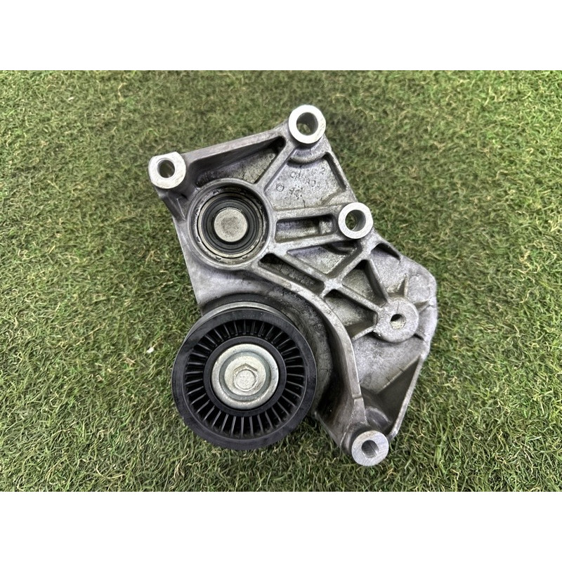Натягувач приводного ременя (двигатель и элементы) LAND ROVER Range Rover L405 2014 5.0 LR035556