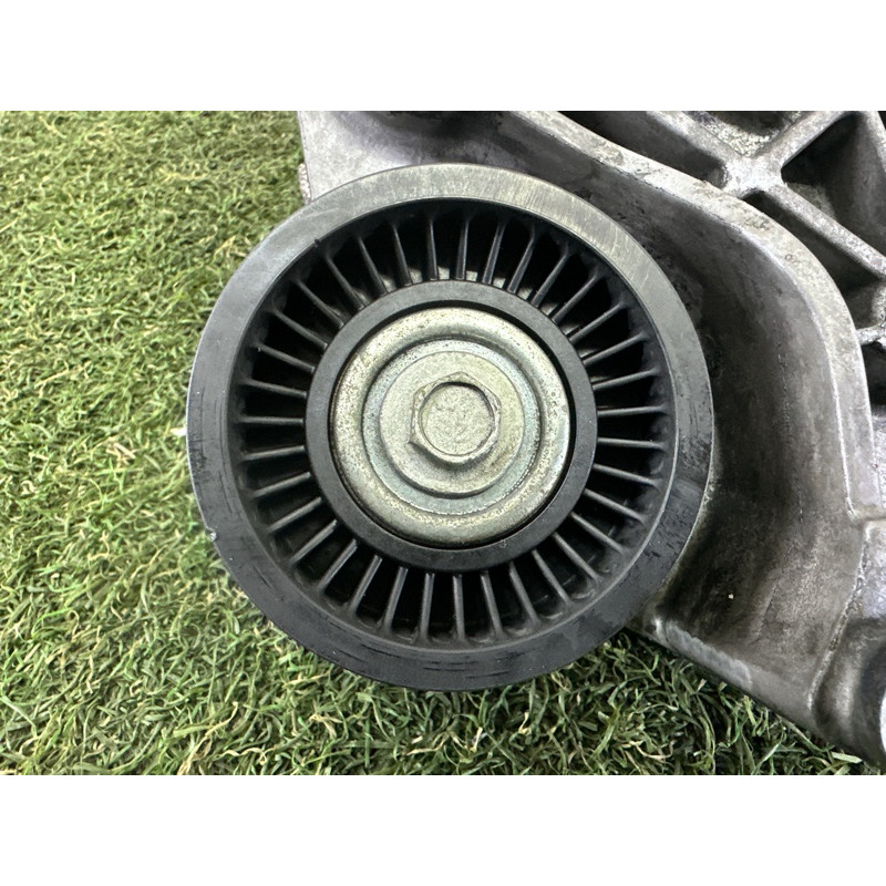 Натягувач приводного ременя (двигатель и элементы) LAND ROVER Range Rover L405 2014 5.0 LR035556