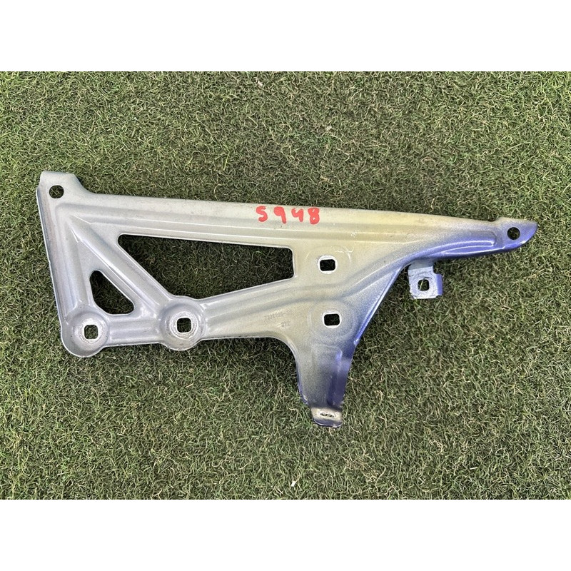 Кріплення крила (кузов і елементи) BMW X1 F48 2016 2.0 41007427130