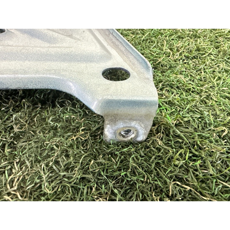 Кріплення крила (кузов і елементи) BMW X1 F48 2016 2.0 41007427130