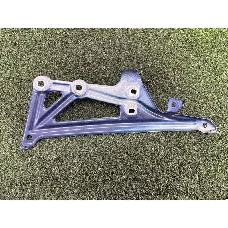 Кріплення крила (кузов і елементи) BMW X1 F48 2016 2.0 41007427130