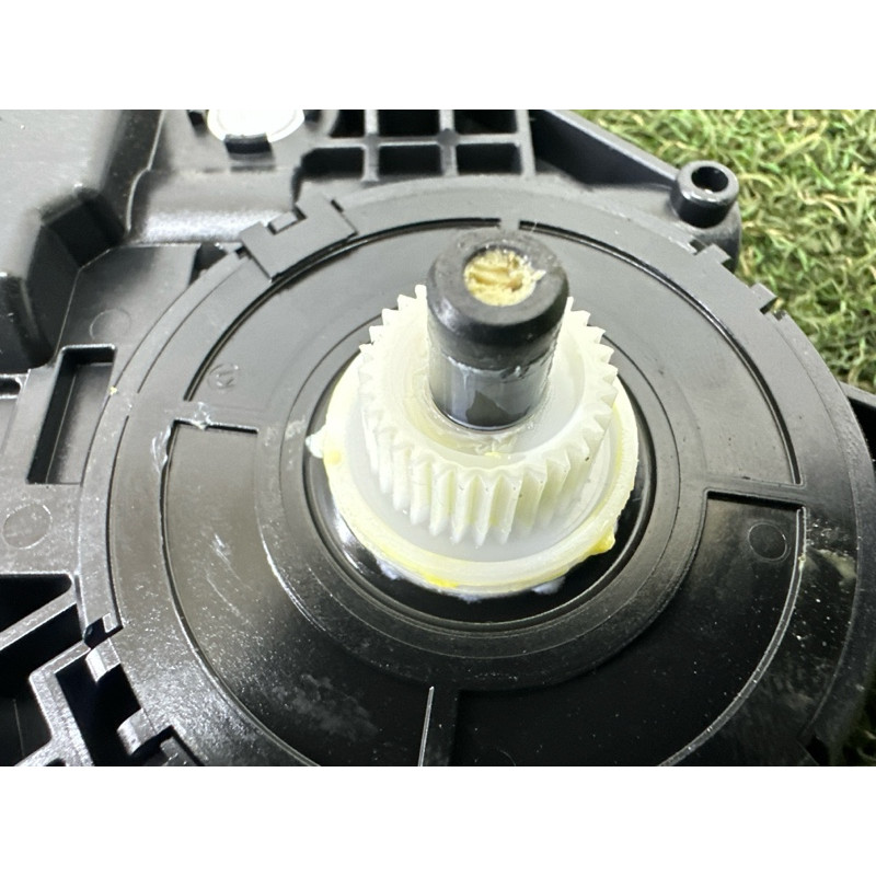 Мотор стеклоподъемника (электрика) Nissan Rogue T33 2022 1.5 807306RR0A