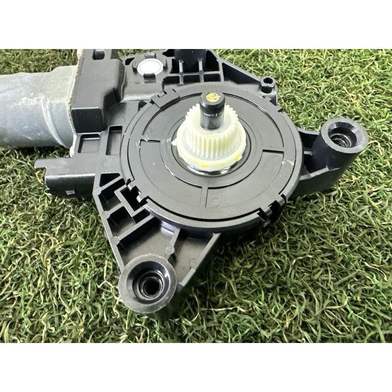 Мотор стеклоподъемника (электрика) Nissan Rogue T33 2022 1.5 807306RR0A