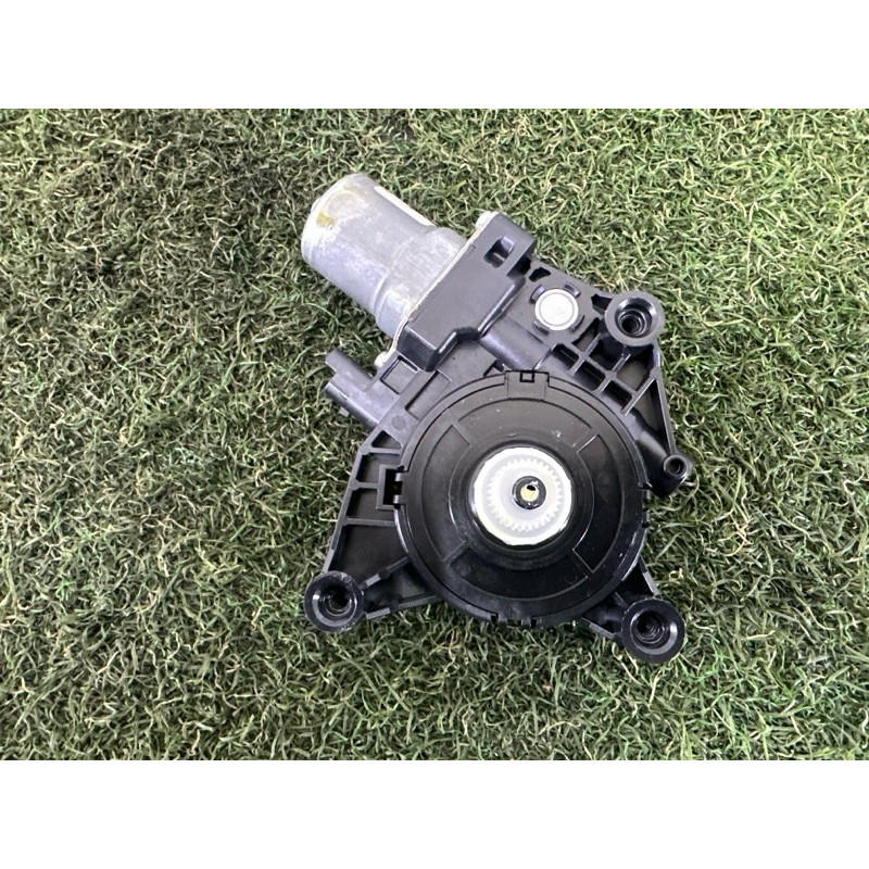 Мотор склопідйомника (електрика) Nissan Rogue T33 2022 1.5 807306RR0A