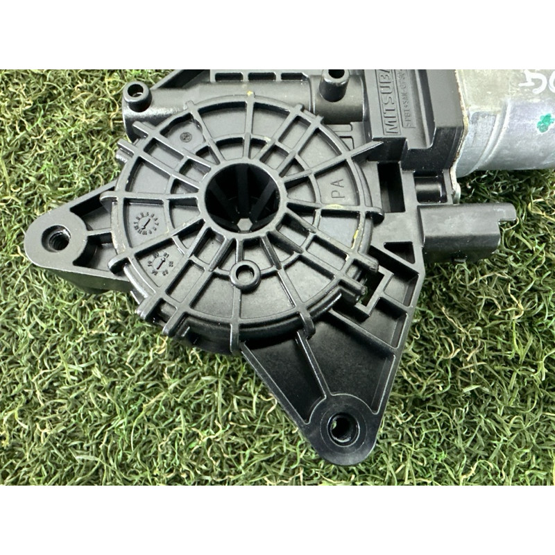 Мотор склопідйомника (електрика) Nissan Rogue T33 2022 1.5 807306RR0A