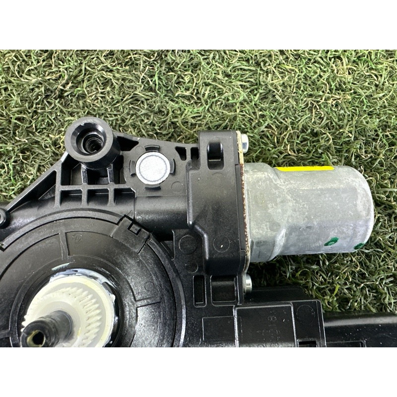 Мотор стеклоподъемника (электрика) Nissan Rogue T33 2022 1.5 807516RR1B