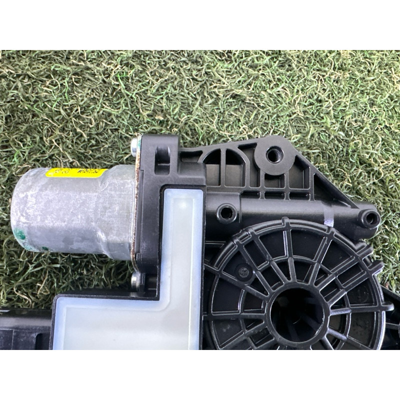 Мотор стеклоподъемника (электрика) Nissan Rogue T33 2022 1.5 807516RR1B