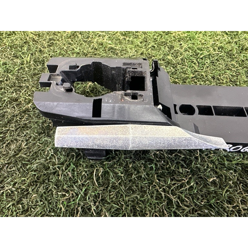 Кронштейн ручки двери (кузов и элементы) Nissan Rogue T33 2022 1.5 806116RR0A