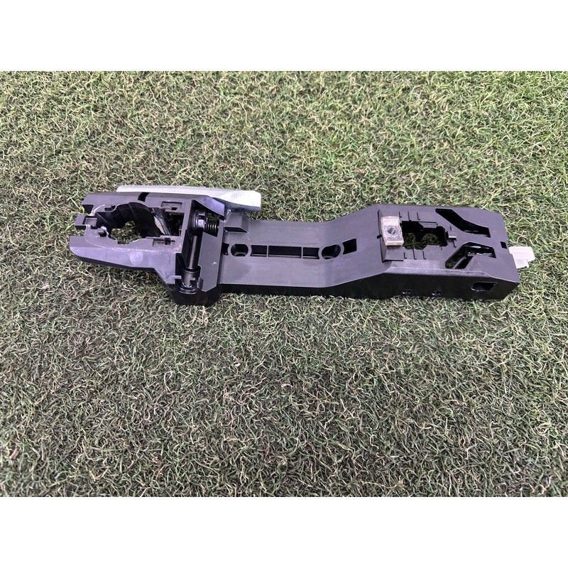 Кронштейн ручки двери (кузов и элементы) Nissan Rogue T33 2022 1.5 826106RR0A