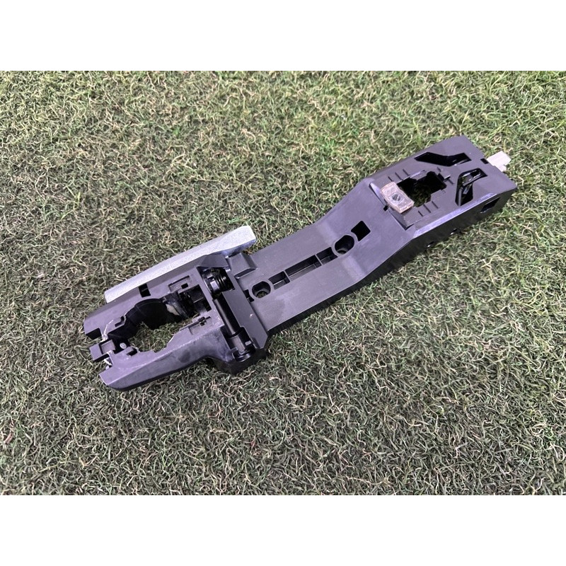 Кронштейн ручки двери (кузов и элементы) Nissan Rogue T33 2022 1.5 826106RR0A