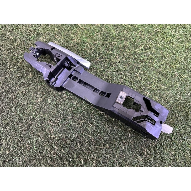 Кронштейн ручки двери (кузов и элементы) Nissan Rogue T33 2022 1.5 826106RR0A