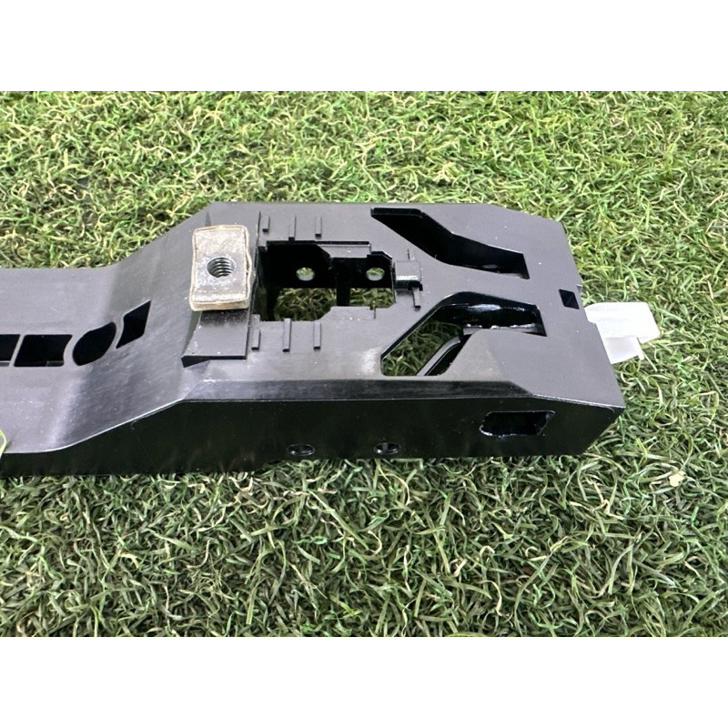 Кронштейн ручки двери (кузов и элементы) Nissan Rogue T33 2022 1.5 826106RR0A
