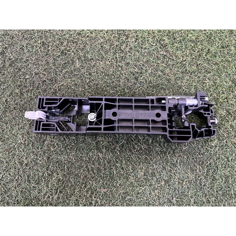 Кронштейн ручки двери (кузов и элементы) Nissan Rogue T33 2022 1.5 826106RR0A