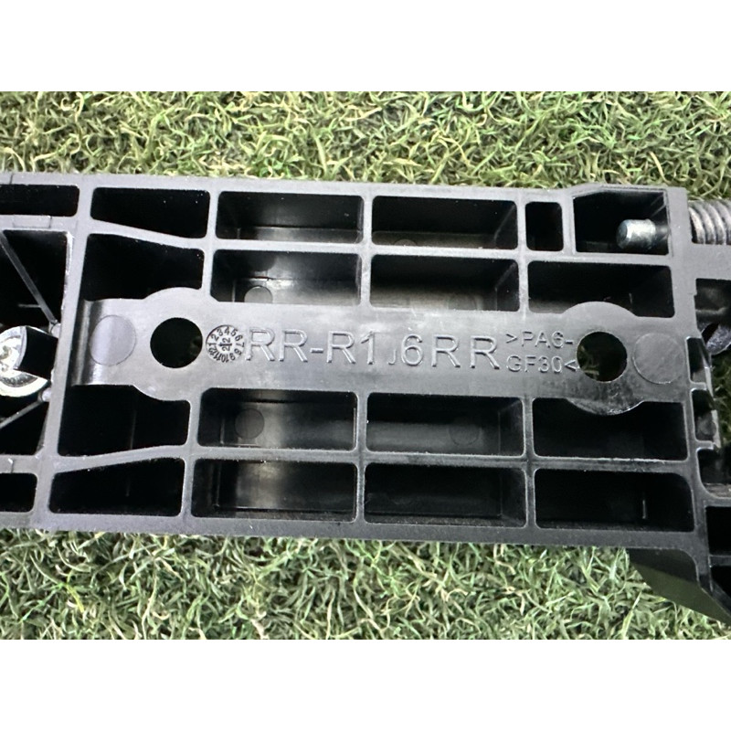 Кронштейн ручки двери (кузов и элементы) Nissan Rogue T33 2022 1.5 826106RR0A